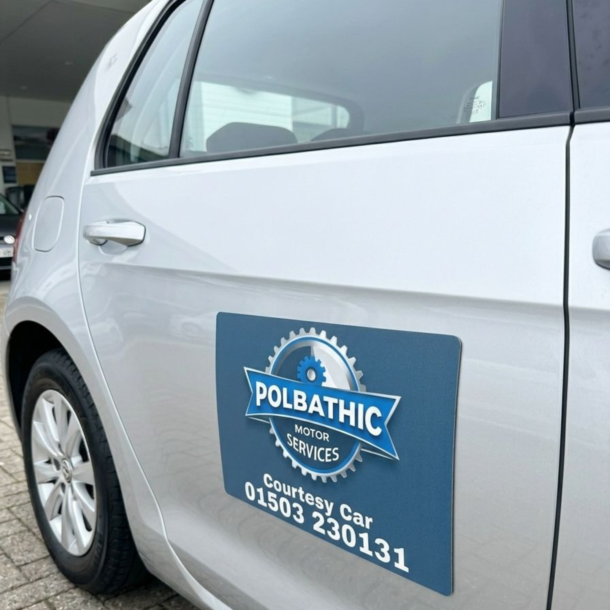 Magnetic vehicle signs